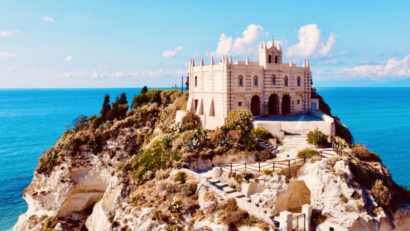 Santuario di Santa Maria dell'Isola a Tropea